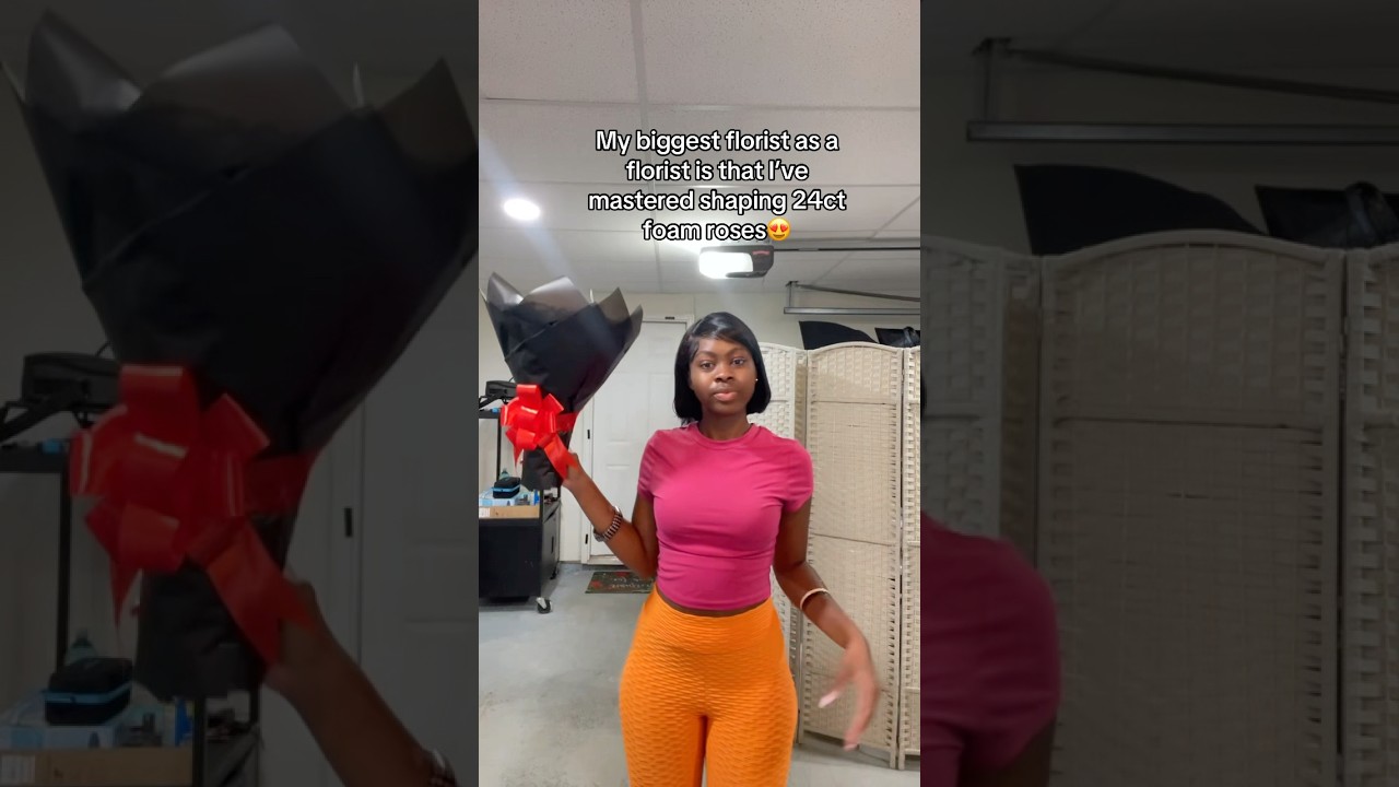 24 red roses bouquet 💐😍😍 #ramobuchon#foamroses#redroses#diybouquet