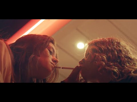 Tuppaware Party - Moving On (Official Music Video)