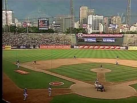 HOME RUN de Jesus Aguilar, Leones del Caracas 5 Aguilas del Zulia 27/10/2013