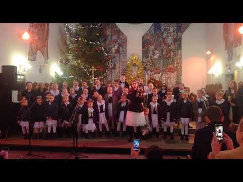 CHÓR BEZ BATUTY Koncert Charytatywny w Michałowicach dla chorego Kacperka Ryło