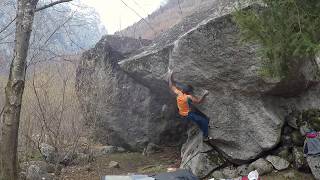 Video thumbnail of Marilu, 7a. Val di Mello