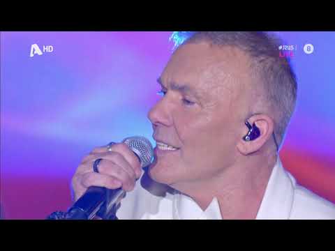 J2US: Ο Στέλιος Ρόκκος σε ένα μοναδικό medley