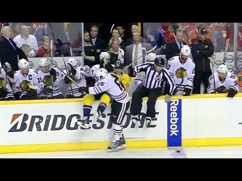 Shaw sends Neal into Blackhawks bench