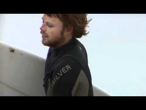 kelly slater  amp  dane reynolds   freesurf portugal 2009