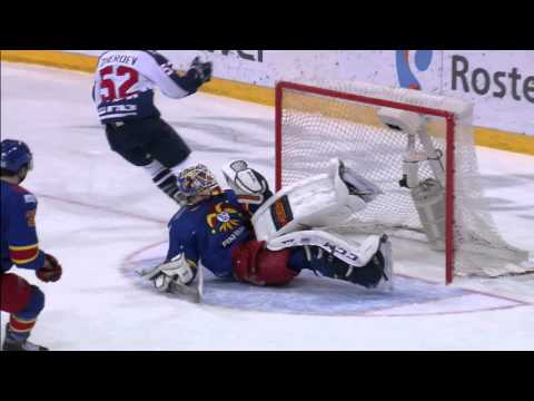 Galuzin feeds Zherdev with an amazing saucer by the air