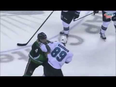 Stephen Johns vs Barclay Goodrow