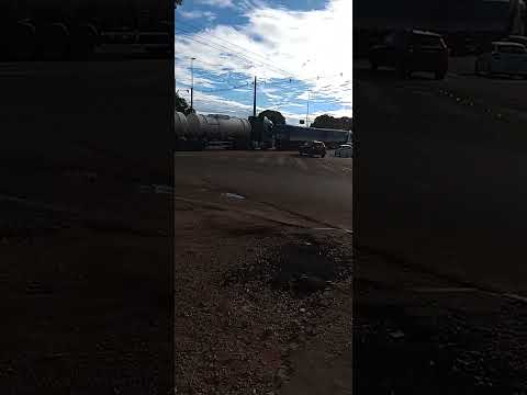 grande Fila de Veículos- saida de Jaru-RO p /Ariquemes-:HENOS SANTOS
