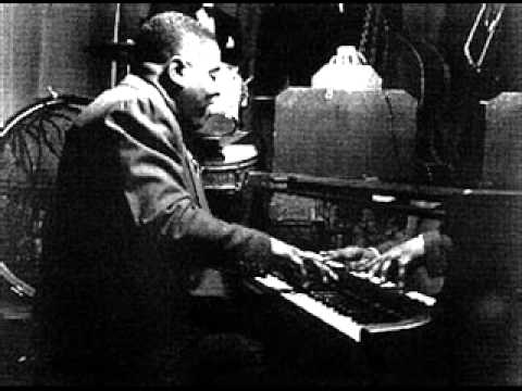 Art Tatum plays Caravan (1940)