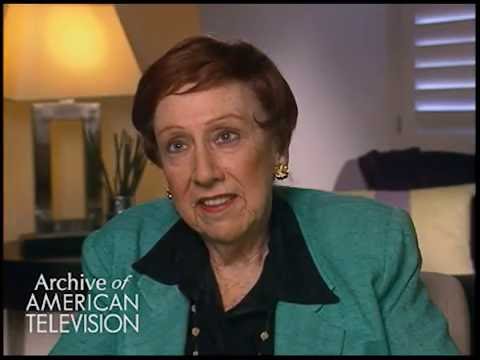 Jean Stapleton discusses Edith's breast cancer scare on "All in the Family"