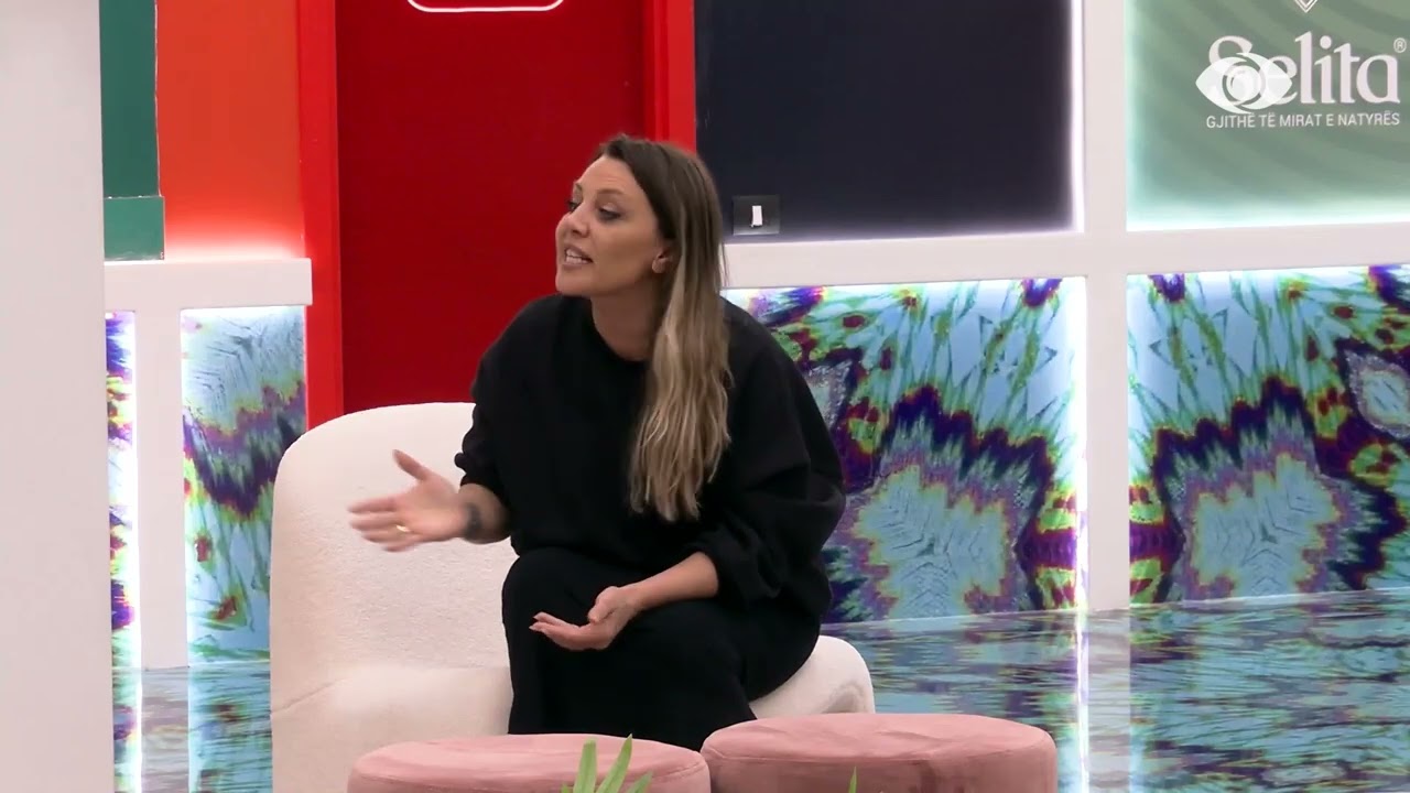 “Hajde…”/ Rozana sfidon Gertën për tu futur së bashku në tualet: Mos më bëj presion mua!