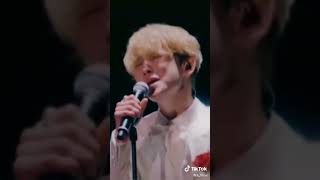Download lagu Shinee Kpop members crying🥺... Our Donghyun we miss you so much 😭🥺🥺🥺😫😭❤️ mp3