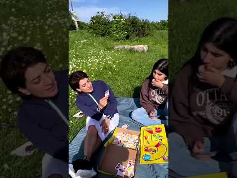 Աննա Հակոբյանը երեխաների հետ ռուսերեն լեզվով խաղ է խաղում (տեսանյութ)