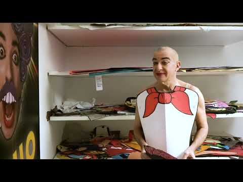 Meet Ennio Marchetto, The Living Paper Cartoon