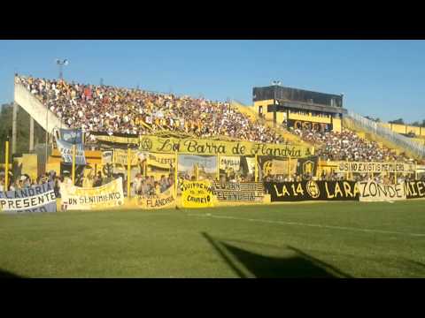 ""La 14" alentando a Flandria vs Atlanta" Barra: La Barra de Flandria • Club: Flandria