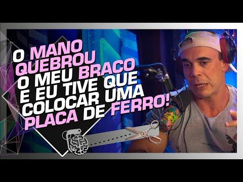 BRINCADEIRA DE BRAÇO DE FERRO NA RÁDIO - MANO E MARCÃO | Cortes do Inteligência Ltda.