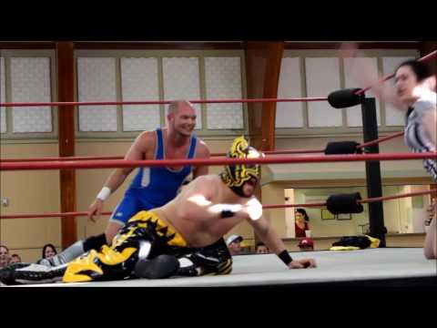 Julien Young vs el Fuego Dragon