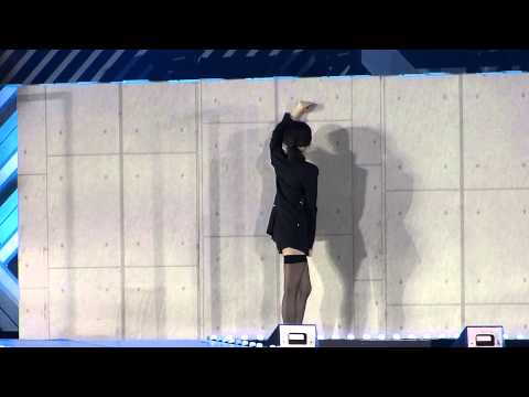 140607 Jiyeon pushing the wall (close up) and waiting on the stage for performance
