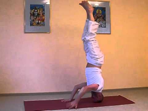 Kopfstand Arm-Variation - endet unkonventionell