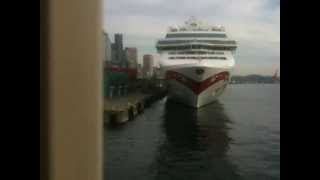 preview picture of video 'Norwegian Jewel leaving port'