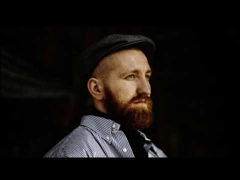 pumn de țărână - eroul din mulțime feat. ana kui