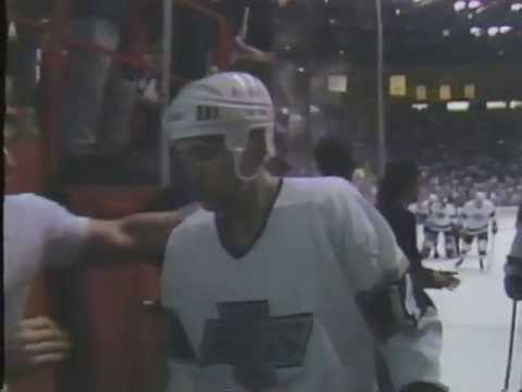 Tony Granato OT goal - Kings vs Flames - GM3 Smythe Division Semifinals (4/8/90)