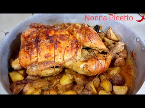 Pollo al forno intero con patate ricetta della nonna