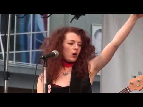 Melissa Auf Der Maur Live @ Dundas Square Toronto Canada June 18 2009 Full Set Fan Video