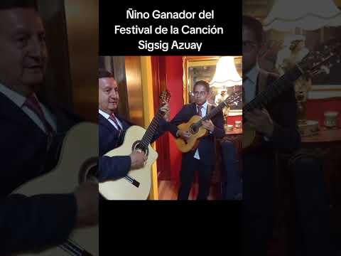 Ñiño ganador del festival de la canción Sigsig Azuay interpreta Yaraví en un viejo Cabañal