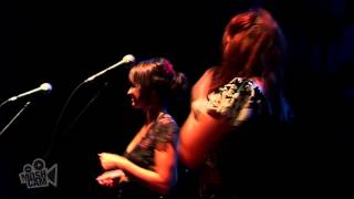 John Butler - Groovin Slowly (with The Waifs & Clare Bowditch) (Live in Sydney) | Moshcam