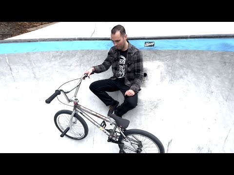 Dean Dickinson's Pool Popping Bonedeth Machine Bike Check