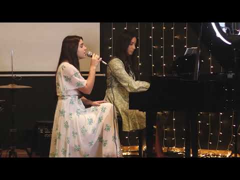 339 - Glória Sem Par (Hino CCB) - Part. Helleny Rocha