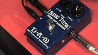 Video thumbnail for D*A*M Sonic Titan guitar effects pedal demo with Les Paul & Dr Z by gearmanndude