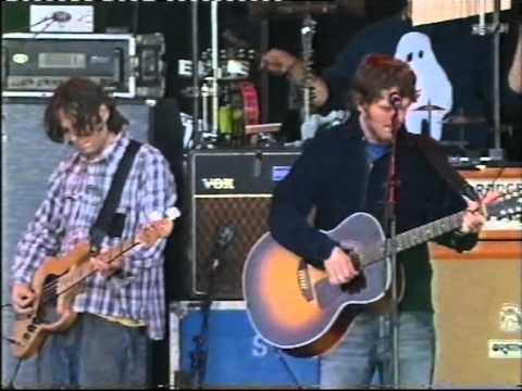 Super Furry Animals - Juxtaposed With You - T In The Park 2003