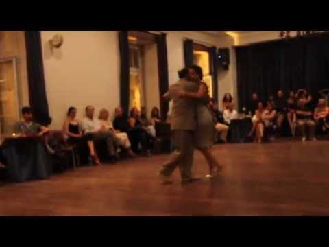 RICARDO VIQUEIRA E MARIA PLAZAOLA NA MILONGA DE LOS MAESTROS - 2/4