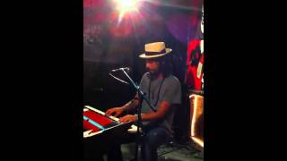 Jackie Greene - 2010-07-07 - Fire Escape - Set 2.2 - Grindstone.mov