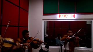 Las Brisas, cantada en vivo con el Mariachi Santa Cecilia. Radio 98.1 FM