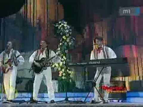 Hungária - Csavard fel a szőnyeget