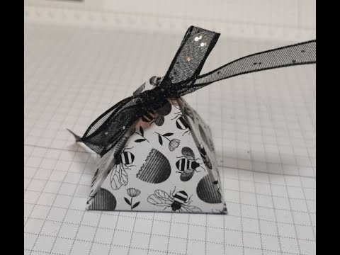 How to make a triangular/pyramid shaped gift box