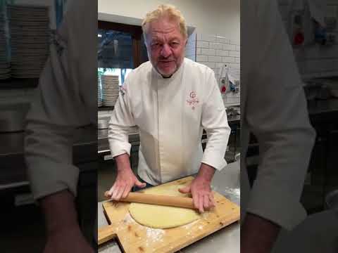 La puttanesca, Uova strapazzate con hamburger e verdure, Torta uvetta e rum, torta rustica