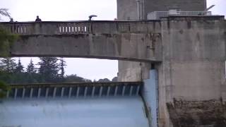 preview picture of video 'Pitlochry Dam and Fish Ladder with River Tummel in Spate'