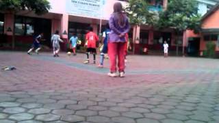 preview picture of video 'Klub Sekolah Futsal SDN Cimahi Mandiri 2 002.3GP'