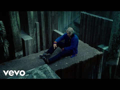 44phantom - don't sleep, repeat (Official Video) ft. Machine Gun Kelly