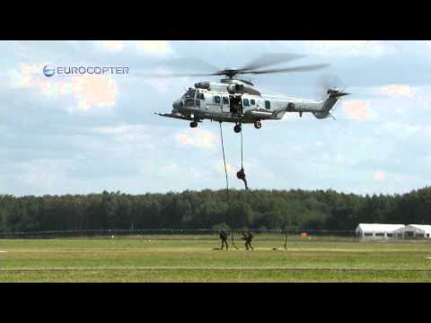 ヘリコプターのシルエット