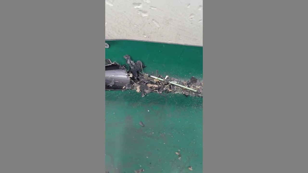 Video Thay kính lưng iPhone 8