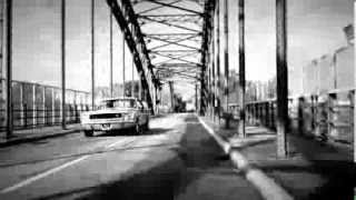 Trailer show American Babylon "Go go faster pussy cat"