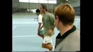 Paul Dorochenko entrenando a Roger Federer