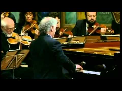 Mozart, Piano Concerto Nr 13 C KV 415 Daniel Barenboim Piano & Conducting  Vienna philharmonic