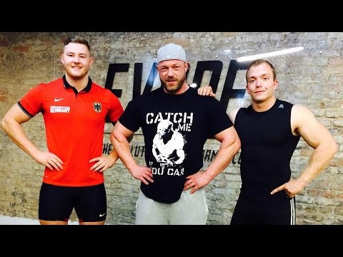 Strengthwars - behind the scenes - Powerlifter vs. Weightlifter