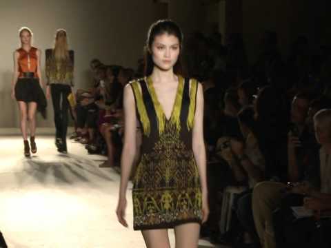 Barbara Bui's Fashion Show + ITW - Woman's Prêt-à-Porter Spring / Summer 2012