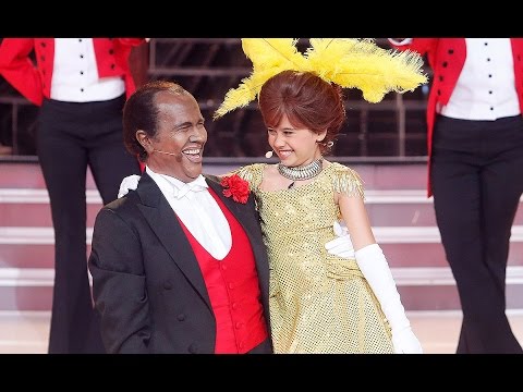 Santiago Segura y Julia imitan a Barbra Streisand y Louis Armstrong en Tu cara me suena Mini